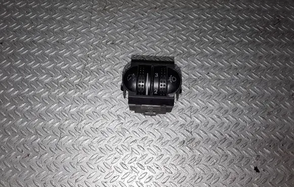Volkswagen PASSAT B5.5 Headlight level height control switch 3B0941333C