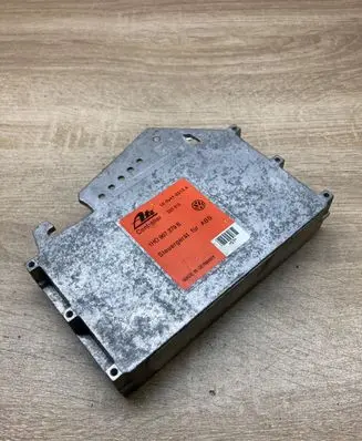 Volkswagen Golf III ABS Pump 1H0907379B
