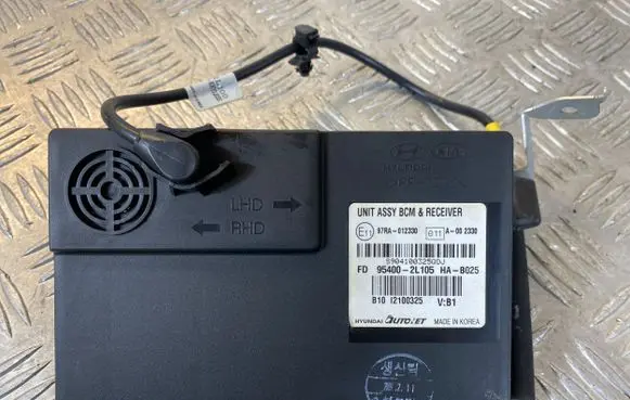 Hyundai i30 Central body control module 954002L105 97RA012330 954112L100