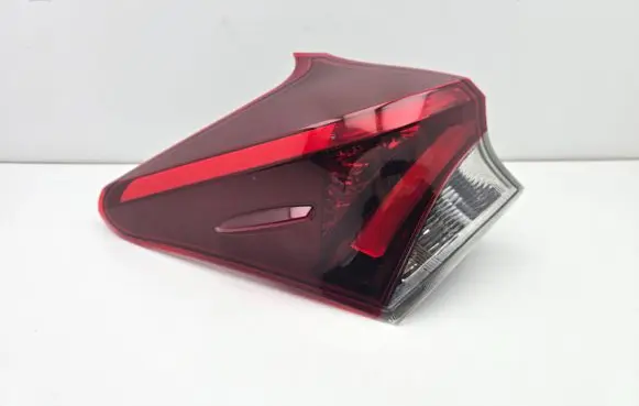Toyota Auris E180 Rear/tail lights E418671 02343