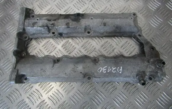 Mitsubishi Pajero Rocker cam cover 