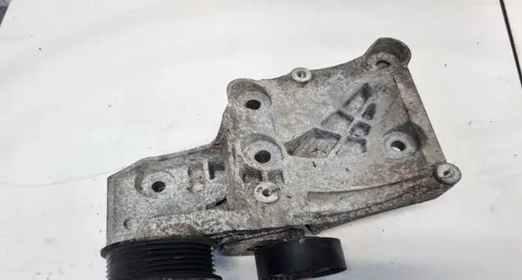 Opel Insignia A Engine mounting bracket 55582510