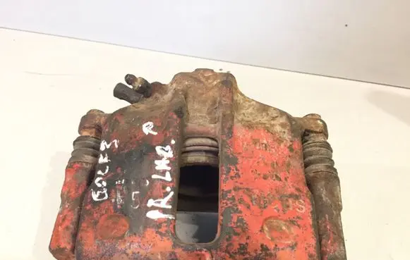 Volkswagen Golf III Front brake caliper
