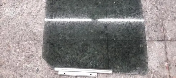 Opel Agila B Rear door window glass