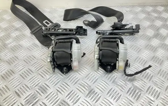 Audi A3 S3 8V Front seatbelt 8V5857705E 8V5857706E