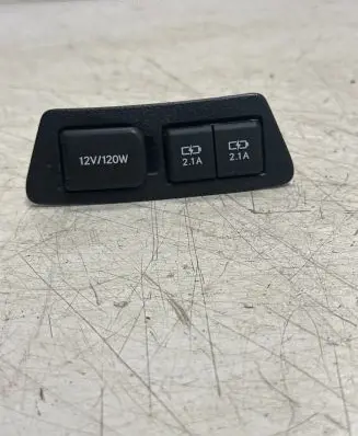 Lexus ES 250 - 300 - 330 USB socket connector 76010