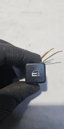 BMW 5 E39 Central locking switch button 8360828