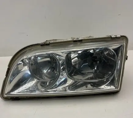 Volvo S40, V40 Headlight/headlamp 30899682