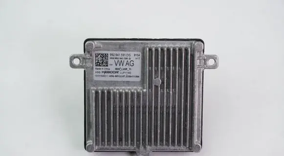 Volkswagen PASSAT B8 Voltage converter/converter module 992941591DG