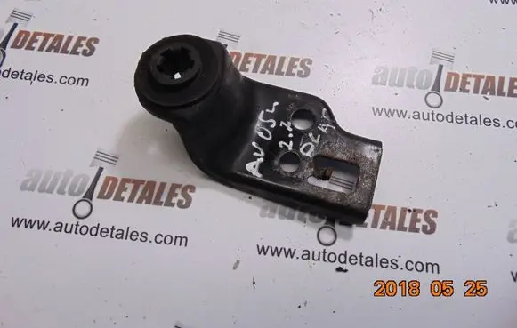 Toyota Avensis T250 Radiator mount bracket