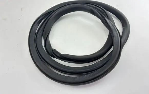 Volkswagen PASSAT B7 Rear door rubber seal (on body) 3C9867913B