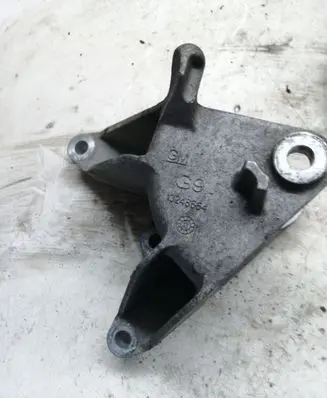 Opel Astra J Engine mounting bracket 13248664