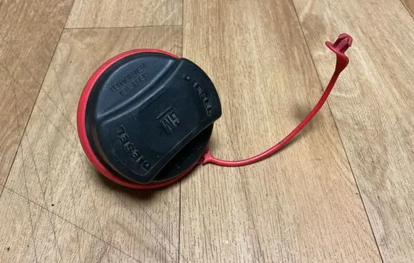 Opel Insignia A Fuel tank filler cap 