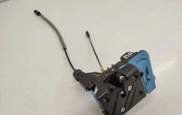Volvo S60 Front door lock