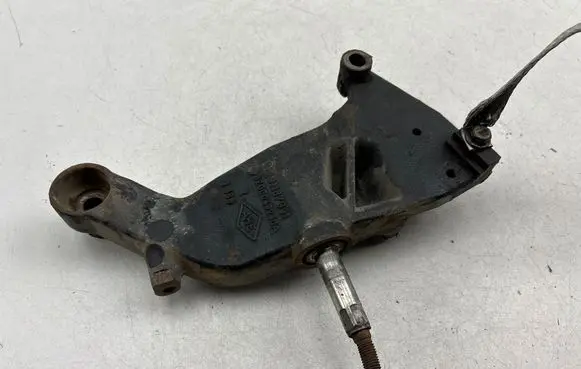 Nissan Primastar Gearbox mounting bracket 