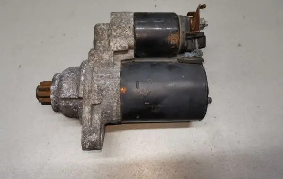 Skoda Fabia Mk1 (6Y) Starter motor 0001120400