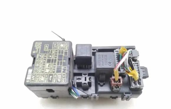Mitsubishi Pajero Sport I Fuse module