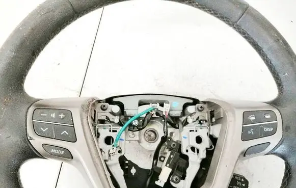 Toyota Avensis T270 Steering wheel buttons/switches 