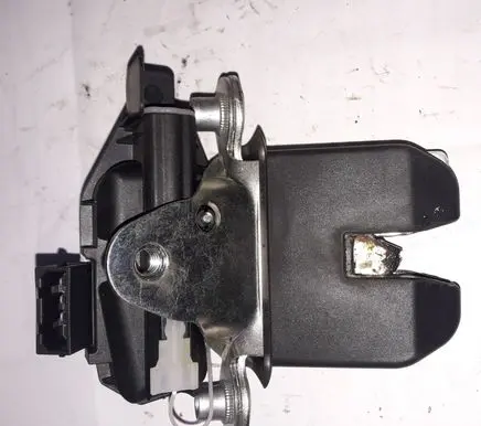 Skoda Fabia Mk2 (5J) Tailgate/trunk/boot lock/catch/latch 5J0827501B