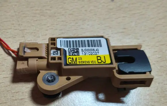 Opel Astra J Airbag deployment crash/impact sensor 13102027 BJS00006L43