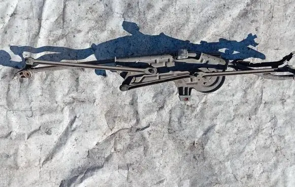 Front wiper linkage and motor