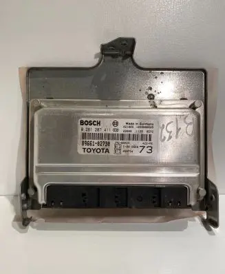 Toyota Corolla E120 E130 Engine control unit/module 8966102730 0261207411