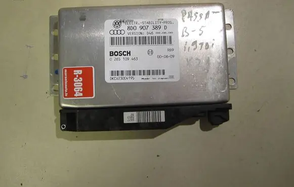 Volkswagen PASSAT B5 Gearbox control unit/module 8D0907389D