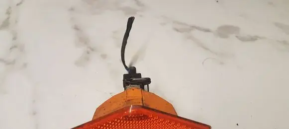 Ford Focus Front fender indicator light