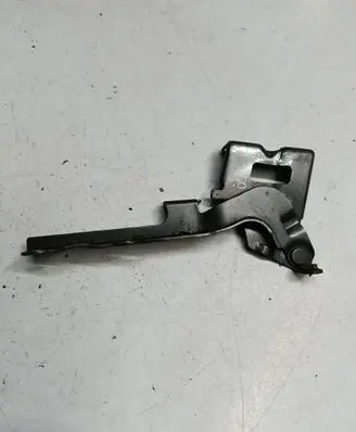 Engine bonnet/hood hinges