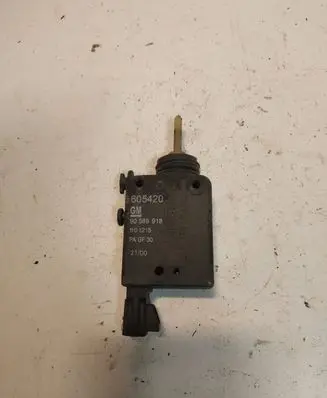 Opel Zafira A Central locking motor 90589918