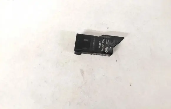 Glow plug pre-heat relay