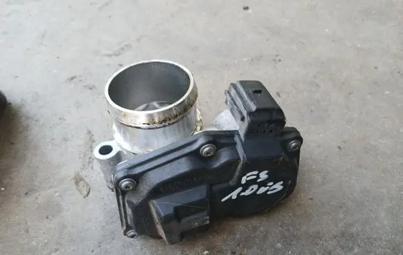 Ford Focus Throttle body valve 50989002