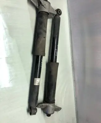 Volvo XC40 Rear shock absorber/damper 32221649 32221648