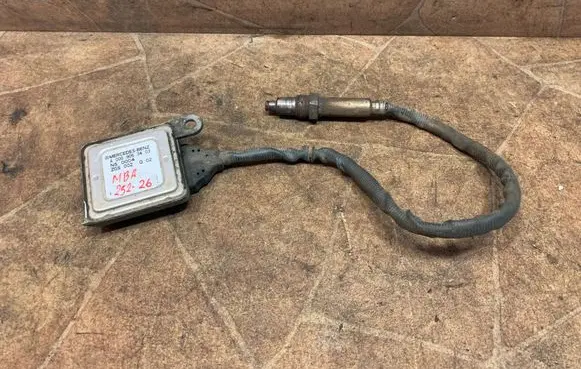 Mercedes-Benz E C207 W207 Lambda probe sensor A0009053403