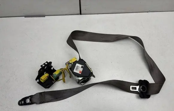 Volkswagen Touareg I Front seatbelt 7L0857705C