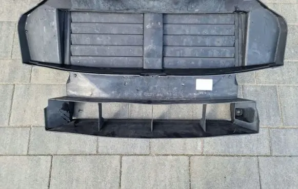 Maserati Levante Intercooler air channel guide 