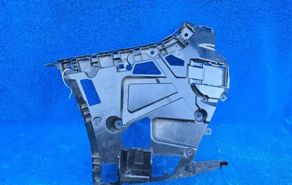 BMW 3 G20 G21 Rear bumper mounting bracket 7427995