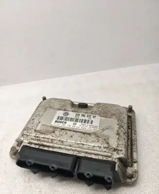 Volkswagen Polo III 6N 6N2 6NF Engine control unit/module 030906032AM 26SA6859 61206750
