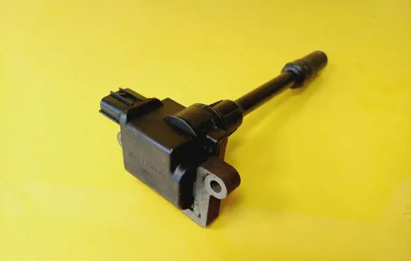 Mitsubishi Carisma High voltage ignition coil H6T12471A