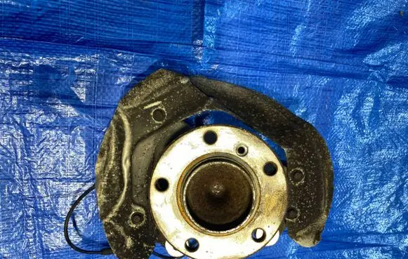 BMW 1 F20 F21 Front wheel hub spindle knuckle 6792286
