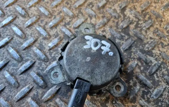 Ford Focus Camshaft vanos timing valve CM5G8M280FA