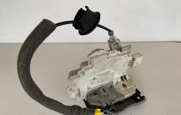 Audi A6 S6 C7 4G Rear door lock 4G0839016A