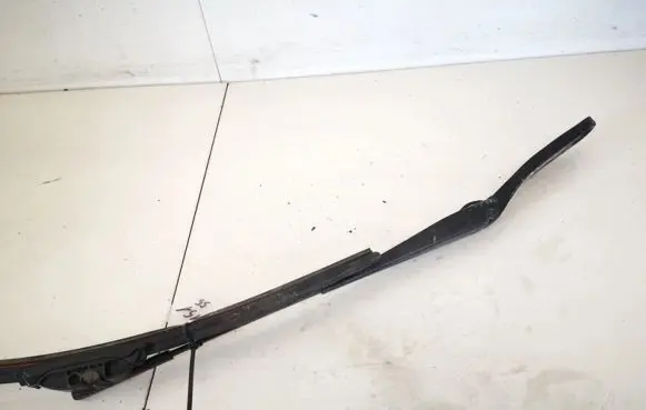 Volvo V50 Front wiper blade arm