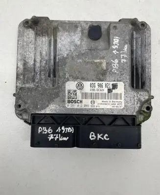 Volkswagen PASSAT B6 Engine control unit/module 03G906021 1039S08879 0281012085