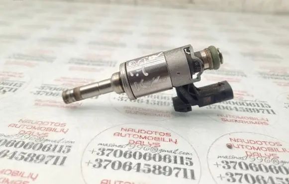 Skoda Octavia Mk3 (5E) Fuel injector 04E133036A