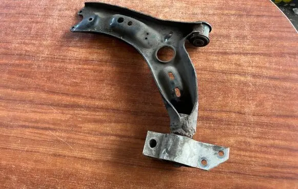 Skoda Octavia Mk2 (1Z) Front lower control arm/wishbone 1K0407152BC
