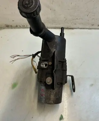 Peugeot 307 Power steering pump 9680987080
