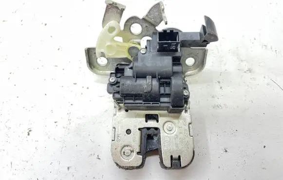 Audi A5 8T 8F Tailgate/trunk/boot lock/catch/latch 8K9827505A
