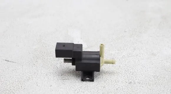 Volkswagen Tiguan Turbo solenoid valve 03C906283B