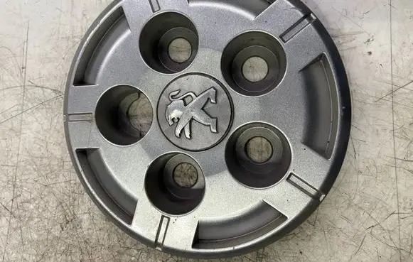 Peugeot Boxer R15 wheel hub/cap/trim 